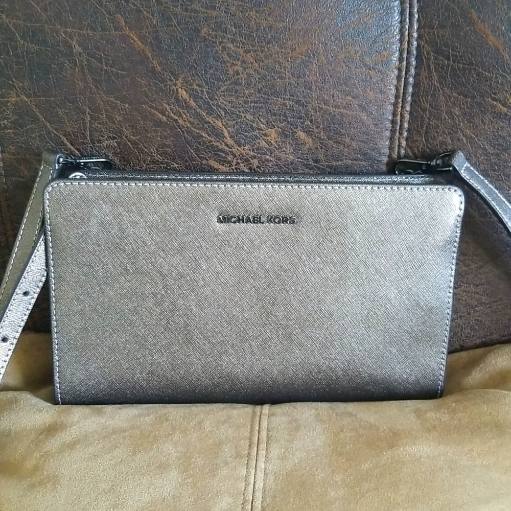 Michael Kors Jet Set Travel Large Crossbody Clutch in 'Glittery' Medium Bronze